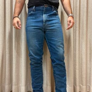 Wrangler Cowboy Cut - Slim - Tapered to hug the boot